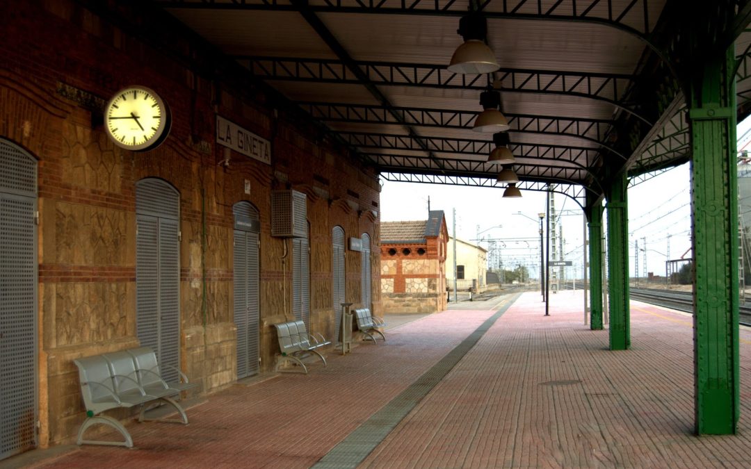 En la estación: Un relato literario sobre la dependencia emocional